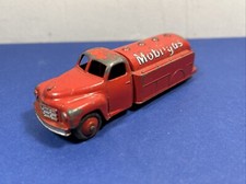 DINKY TOYS MECCANO 440 STUDEBAKER MOBILGAS TANKERTRUCK - UNBOXED