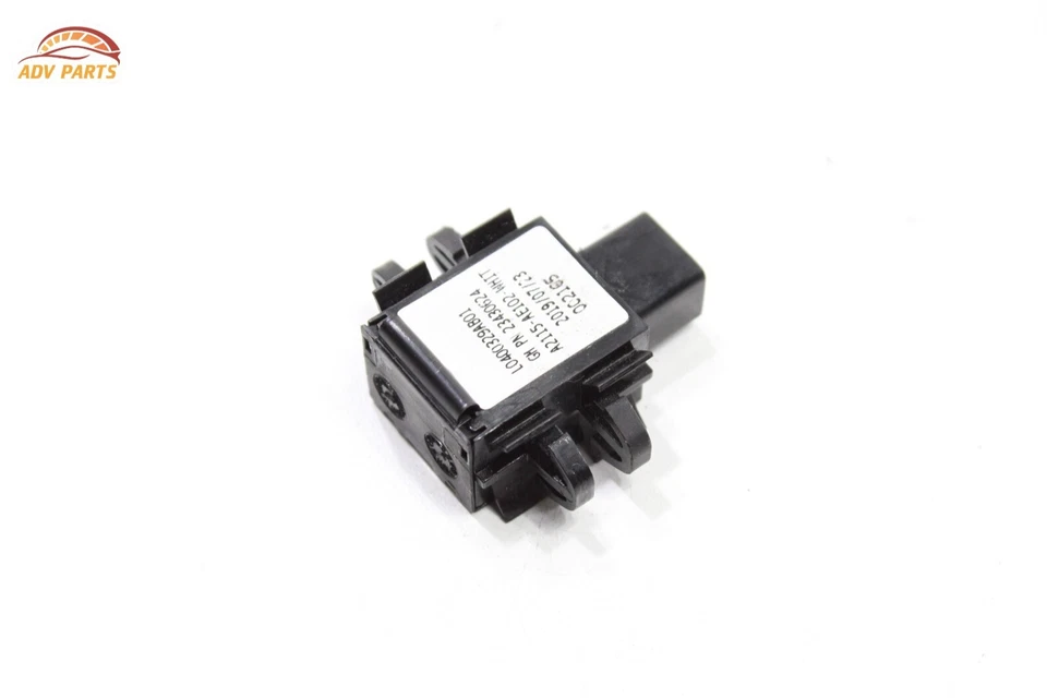 2015 - 2020 CHEVROLET TAHOE FRONT FLOOR FLOOD LIGHT LAMP OEM - Image 4 of 4