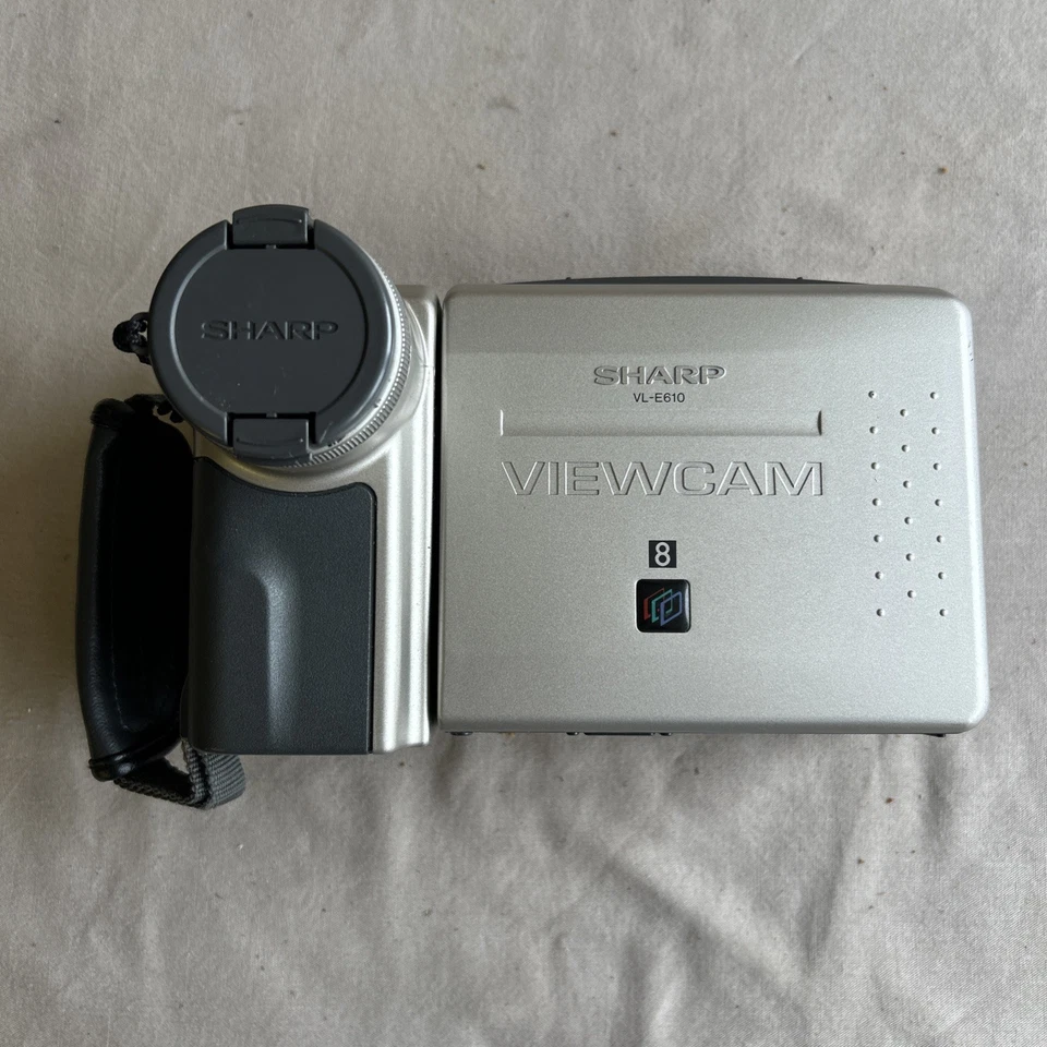 Sharp VLE 610 8mm Retro Viewcam Camcorder Made In Japan With tape Untested Spare - Image 2 of 4