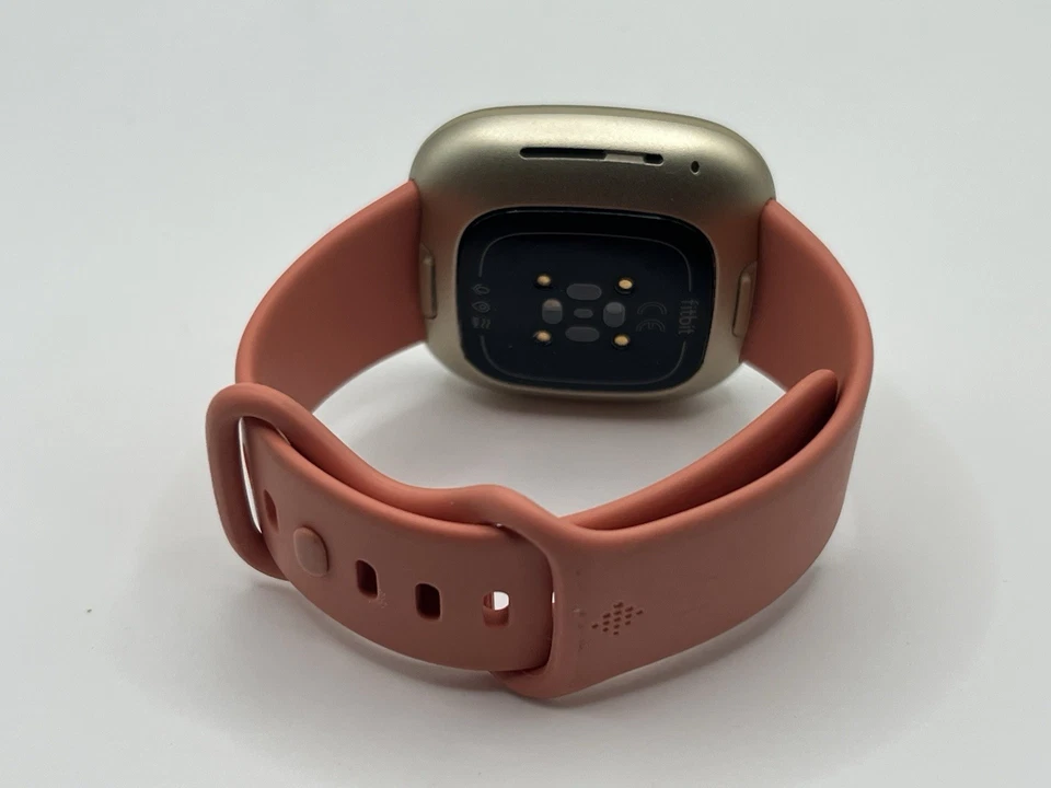 FitBit Versa 3 FB511 oro suave con banda de arcilla rosa usado Foto 2 de 3