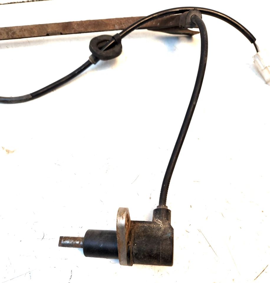 Sensor ABS trasero lado conductor izquierdo Subaru Impreza WRX 2002-07 OEM P/N 27540FE050 Foto 2 de 4