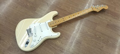 FENDER AM STANDARD ST OWT/M