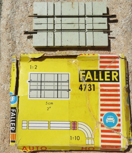 Faller AMS 4731 -- Schiene kreuzt Straße in OVP #210520 (MA108) Faller AMS 4731 -- Schiene kreuzt Straße in OVP #210520 (MA108)