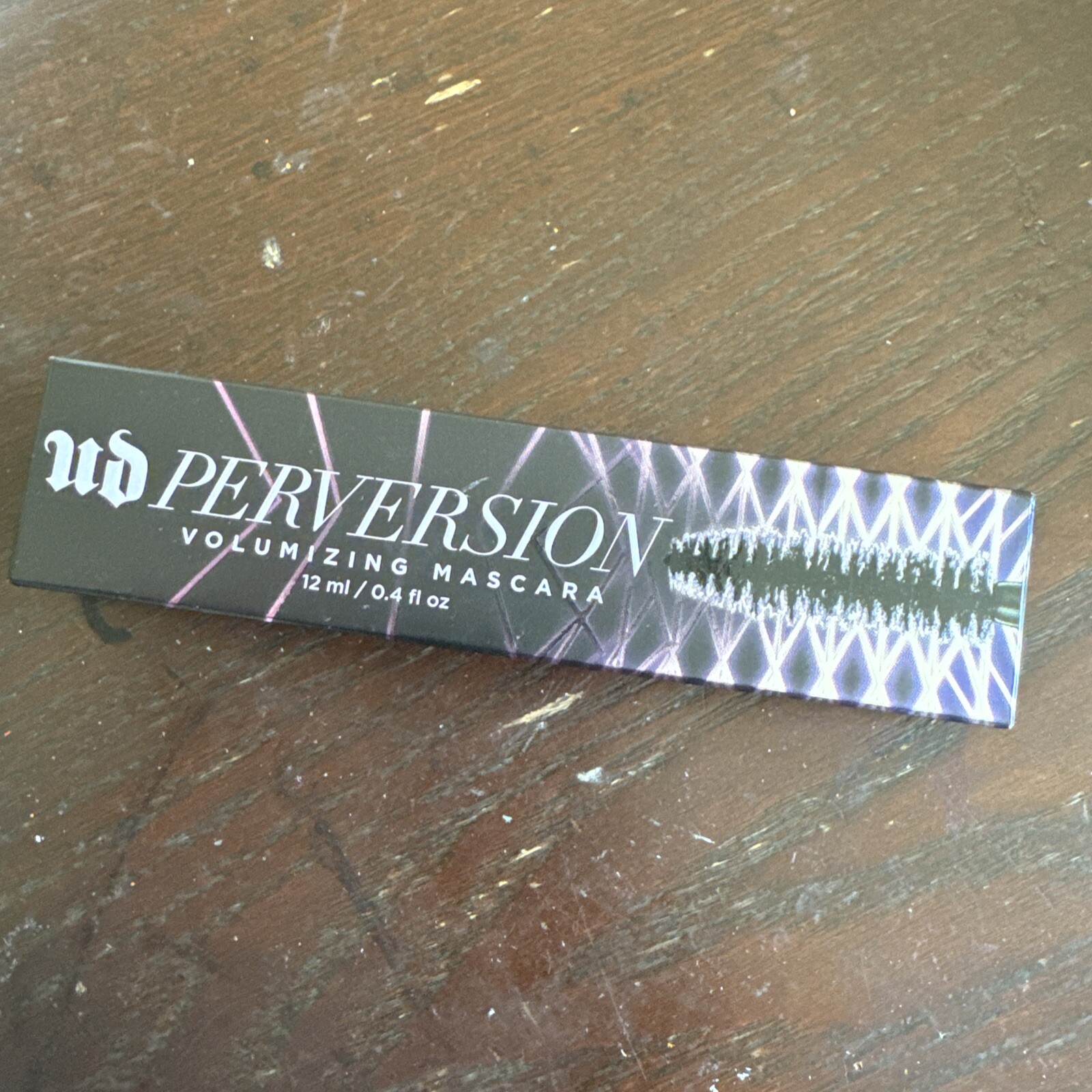 URBAN DECAY PERVERSION VOLUMIZING MASCARA BIGGER BLACKER BADDER 12 ml / 0.4 oz