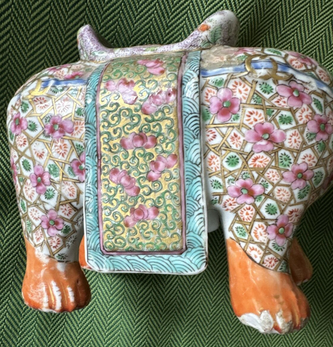 Chinese Export Porcelain Canton Famille Rose Elephant Modeled as a Candlestick - Picture 12 of 12