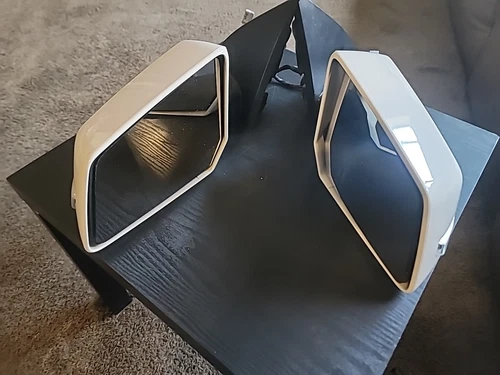Both Driver And Passenger Side View Mirrors