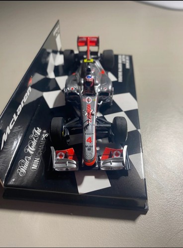 1/43 Minichamps Vodafone McLaren J.Button Show Car 2011 - Zdjęcie 2 z 5