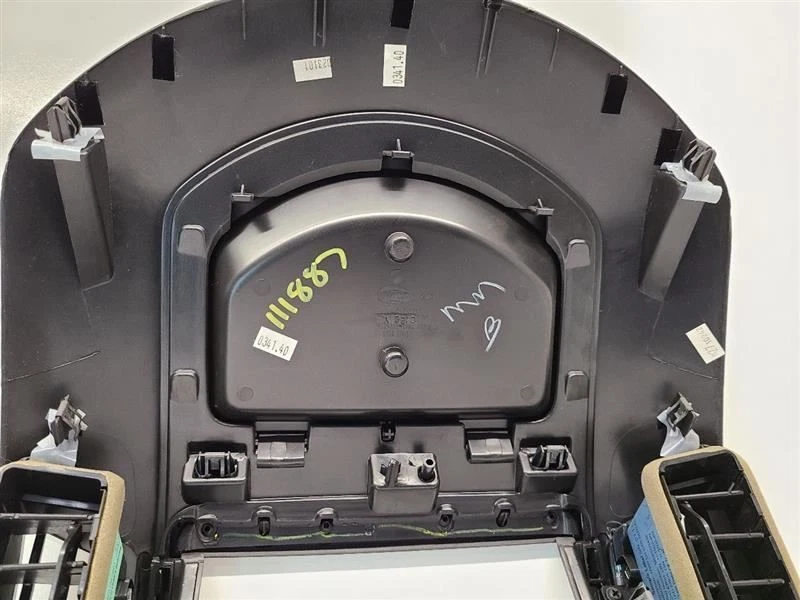 Ford Edge 2010 10 bisel de ventilación de radio negro plateado Foto 2 de 4