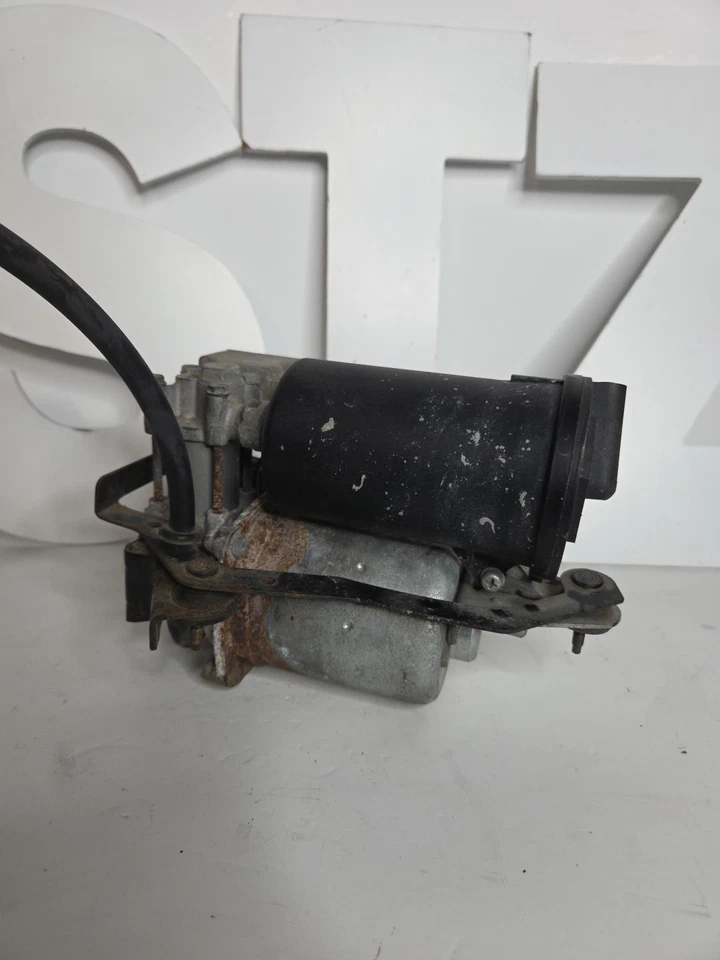 Mercury Marauder Town Car Grand Marquis Air Compressor Motorcraft OEM 97K MILES  - Image 4 of 4