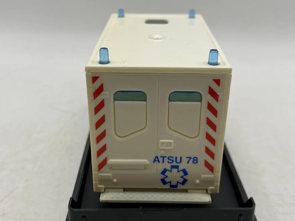 VEREM Renault Master ILE DE FRANCE Ambulanza 1:43 auto Diecast - Immagine 4 di 4