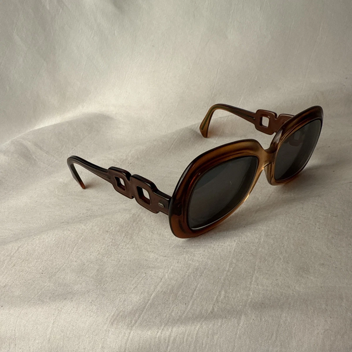 Vintage Womens Sunglasses 70s Polaroid Oversized Butterfly 8637 Amber Red France Polaroid Translucent Red Oversized Butterfly Style  main image 3