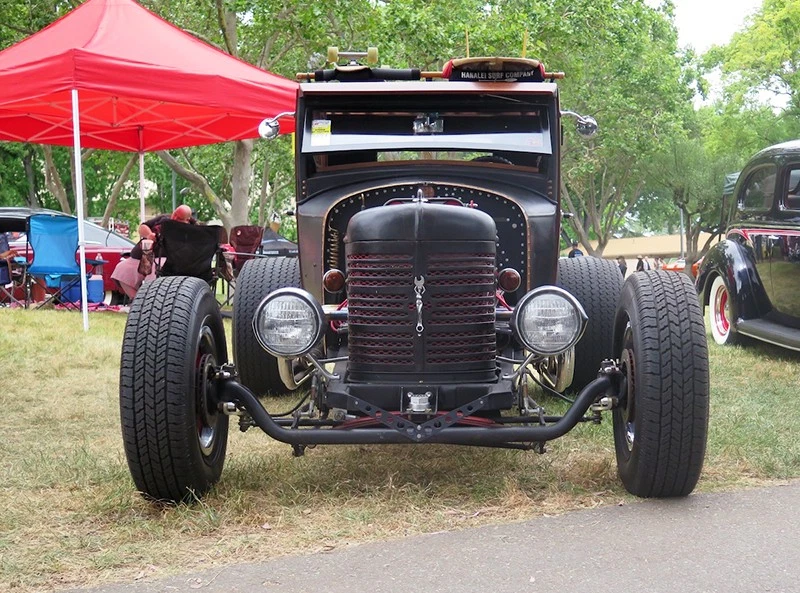 The Surf Wagon’s radiator cowl, from an International Harvester tractor, was found on eBay Motors.