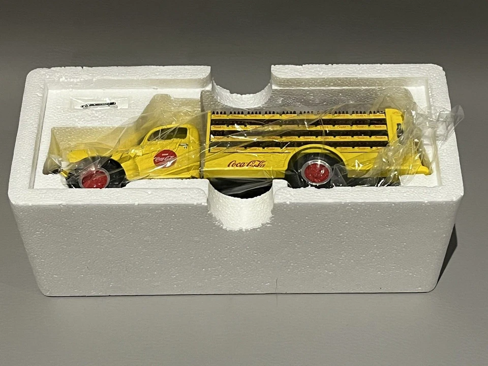 Coca-Cola 1951 Ford Bottler's Truck 1:34 Die Cast Metal Replica - First Gear - Image 2 of 4