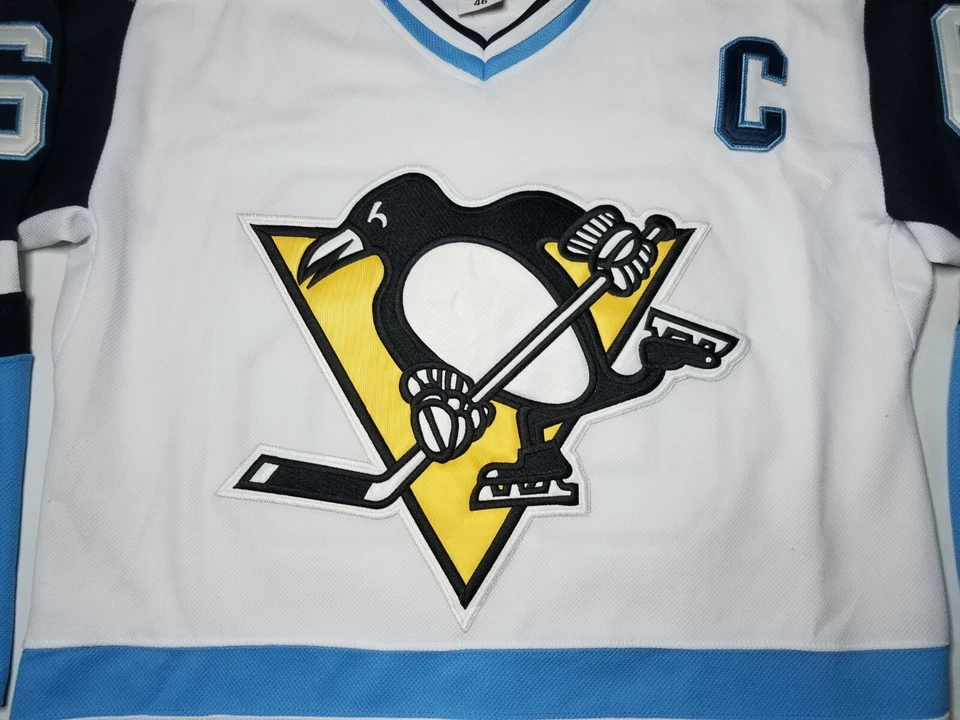 Camiseta deportiva de hockey vintage de Mario Lemieux de los Pittsburgh Penguins #66 CCM talla 46 Foto 2 de 4