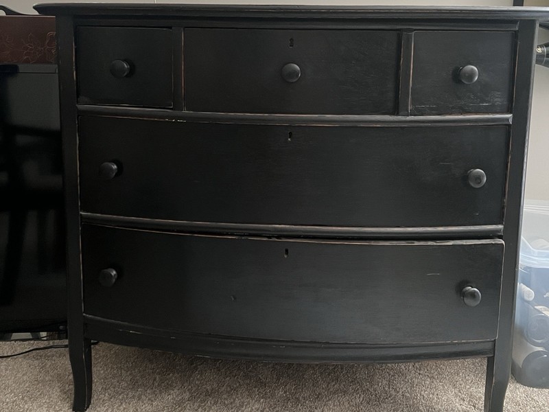 Vintage Black Wood 5-Drawer bedroom dresser. 40x22x34.5 in