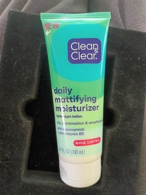 Clean & Clear Daily Mattiying Moisturizer Shine Control 