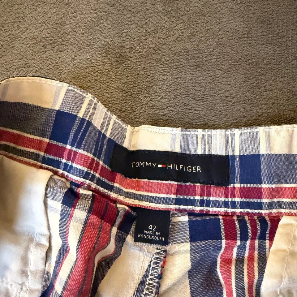 Tommy Hilfiger Plaid Shorts Mens Size 42 Red White Blue Casual 42x10.5" NWT - Image 3 of 4