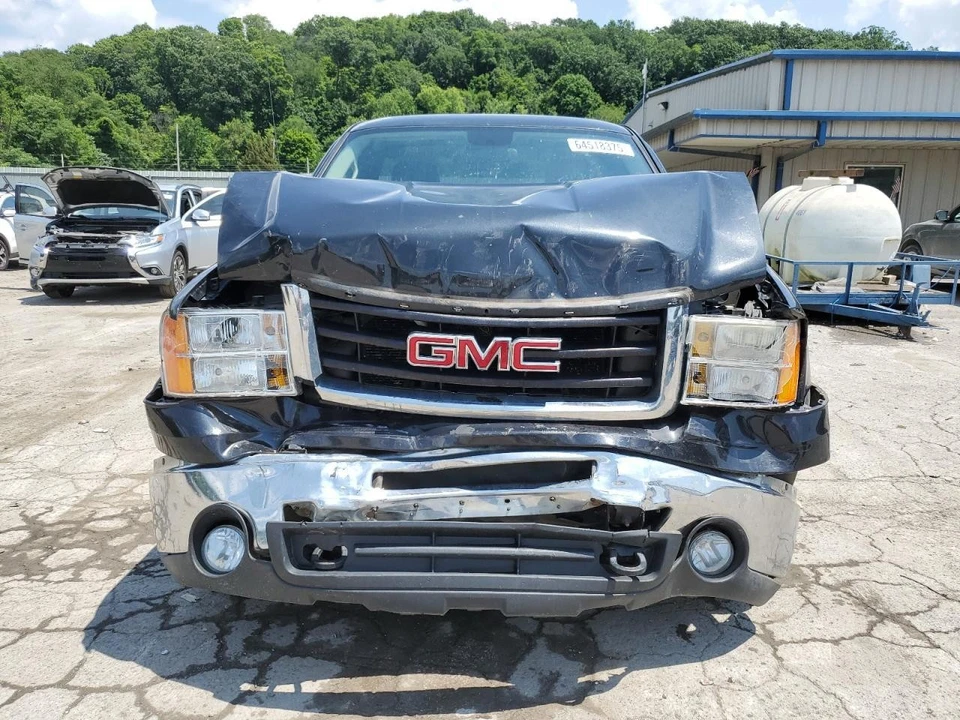 (LOCAL PICKUP ONLY) Trunk/Hatch/Tailgate With Locking Tailgate Fits 07-14 SIERRA - Image 3 of 4