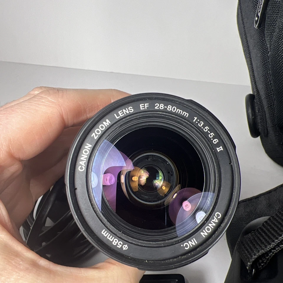 Canon EOS 30D DSLR 8.2MP + 2 Lens, 2 Batteries Charger, 2 Mem Cards & Carry Case - Image 4 of 4