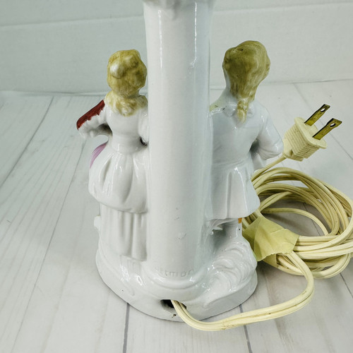 Lampada da tavolo accento statuina coppia corteggio vittoriana porcellana tedesca boudoir - Foto 8 di 16