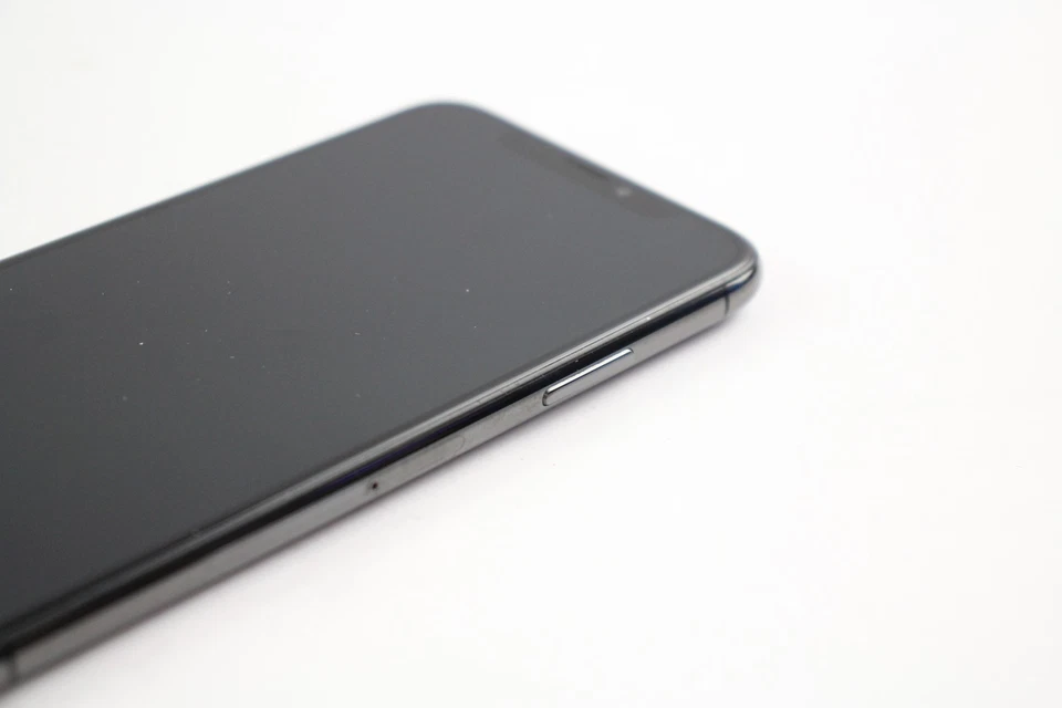 Apple iPhone X (Unlocked) A1901 64GB Space Grey  Grade B Boxed - Image 4 of 4