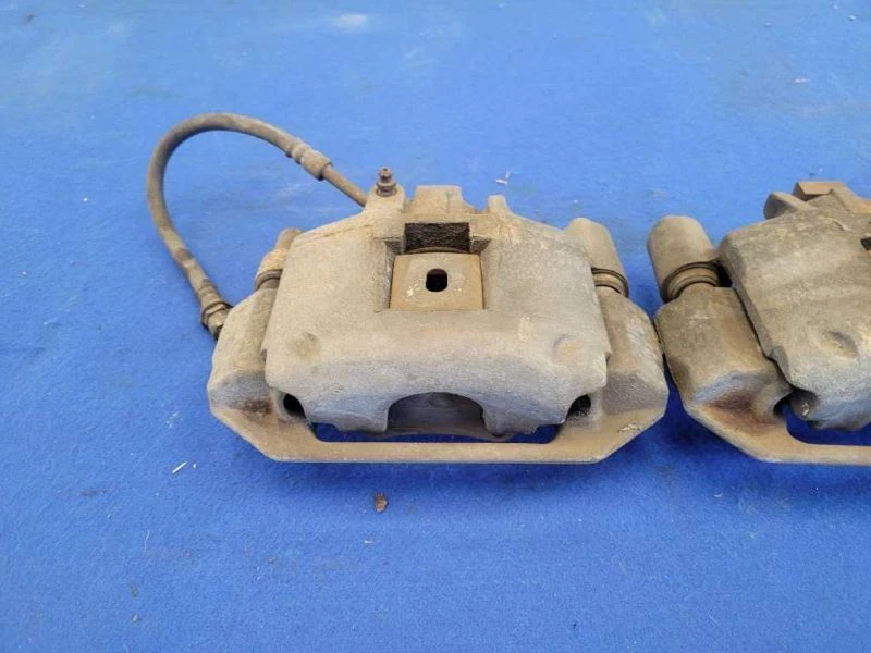 1994-1995 Ford Mustang GT 5.0L Front Pair Brake Calipers Pads Hoses 2454 - Image 4 of 4