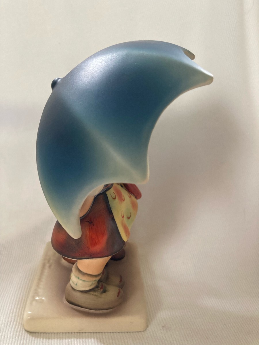 Stormy Weather Hummel Goebel Figurine 71 2/0 Boy Girl Under