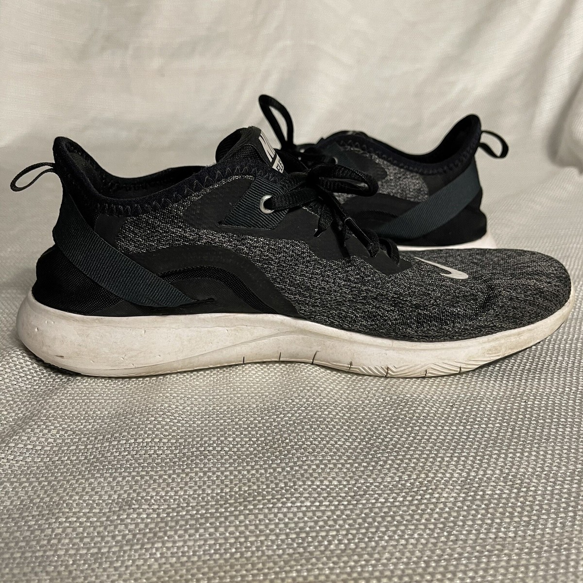 nike flex tr 9 on feet