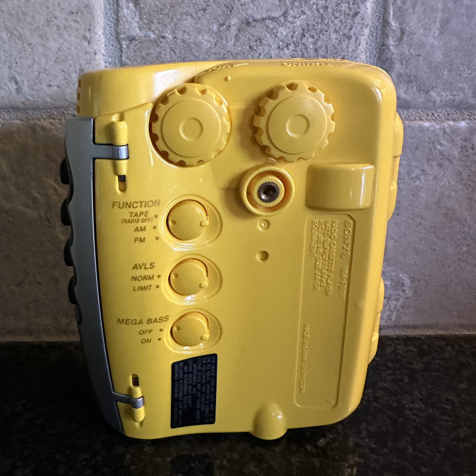 Sony WALKMAN Sports WM-FS111 Portable AM/FM Radio Cassette Player Mega Bass Vtg*