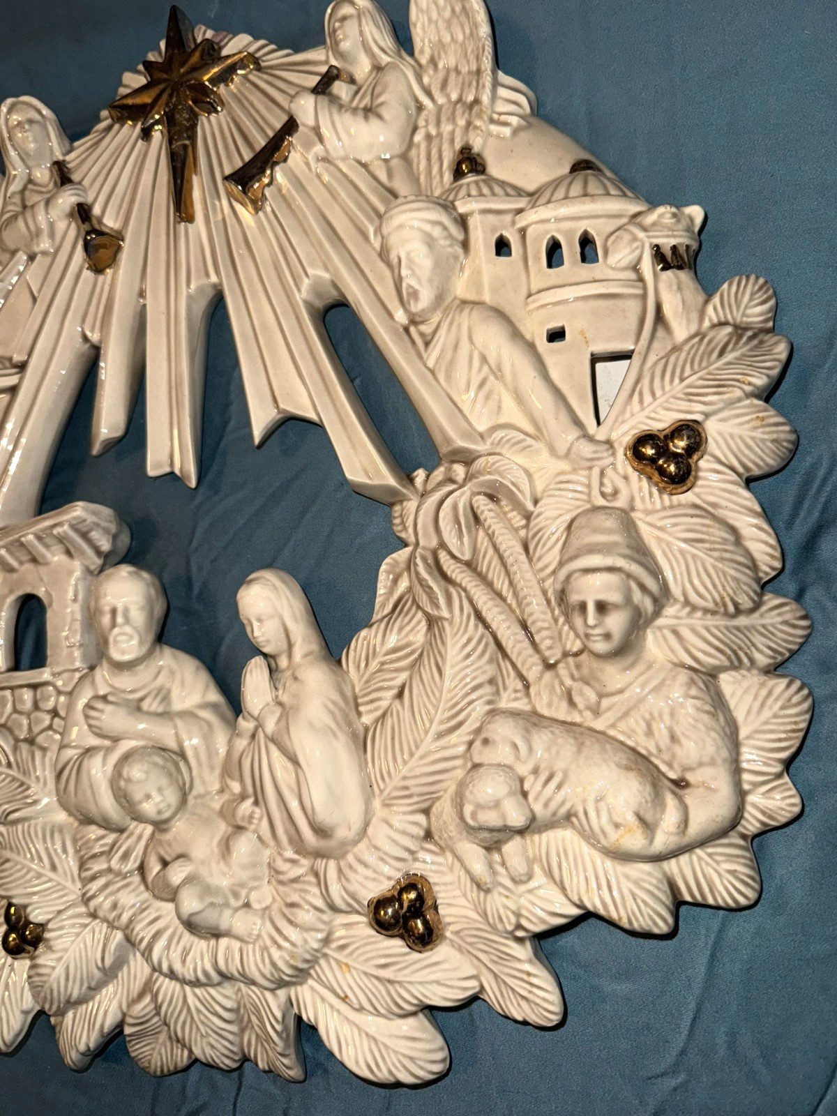 BEAUTIFUL LARGE PORCELAIN NATIVITY SCENE WREATH STYLE PLAQUE FROM NUNS CONVENT