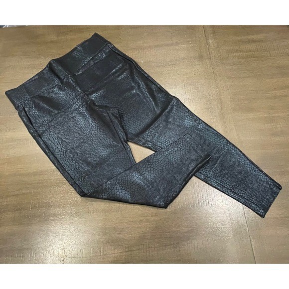 Torrid Faux Leather Snakeskin Print Leggings Plus Size 1 High Waist NWT