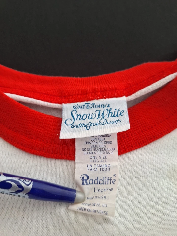 Camiseta Longa Vintage Anos 90 Branca de Neve Sete Anões Disney Árvore de Natal Tamanho Único - Imagem 4 de 4