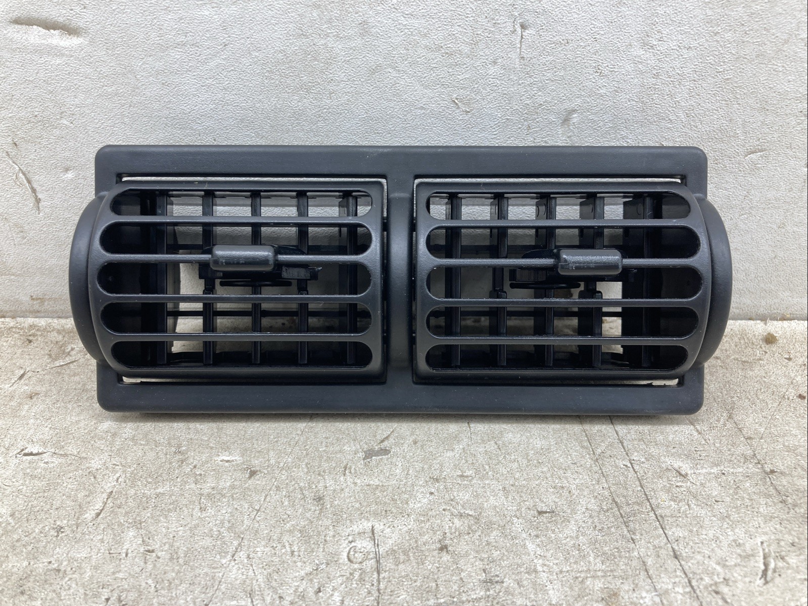 Genuine Mack Louver 7787-869048 (New Old Stock)