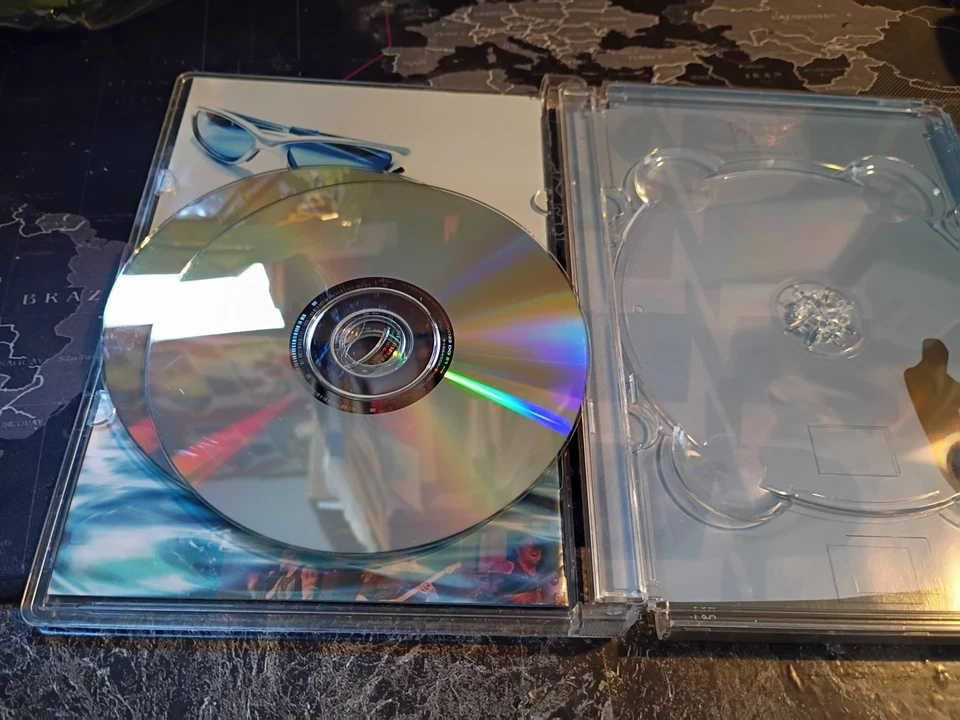 UFO: SHOWTIME Concert 2005 2-Disc DVD Set W/ Booklet EX - Image 4 of 4