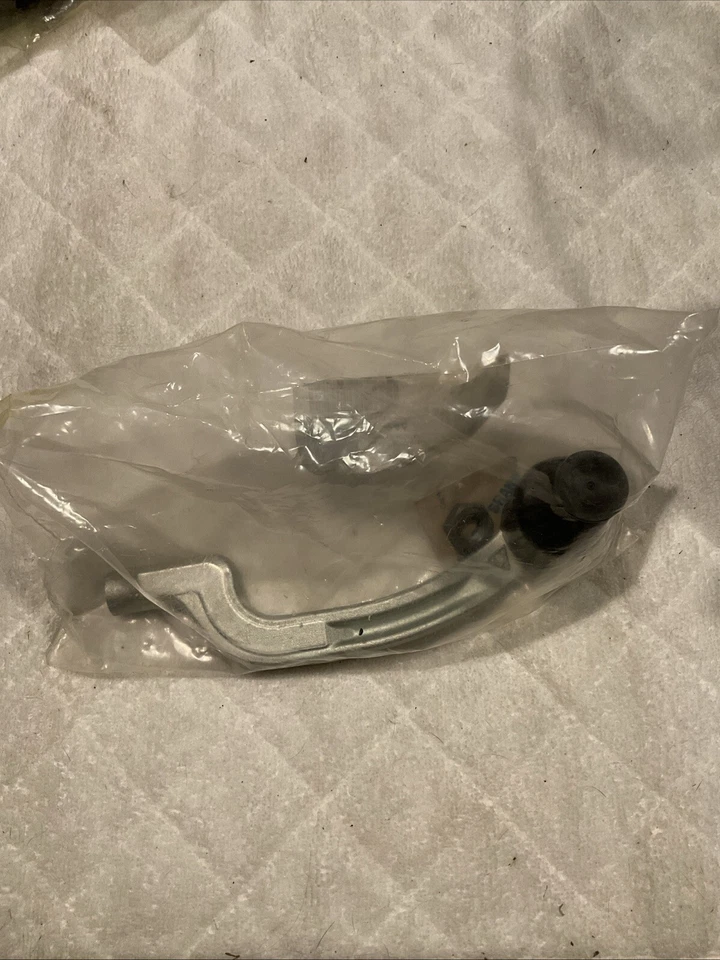 Genuine Mercedes-Benz Tie Rod 246-330-17-00-64 - Image 3 of 3