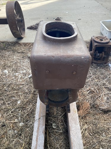 Good Block for 2HP WATERLOO BOY H Or K Model Hit and Miss Antique Gas Engine - Picture 4 of 8