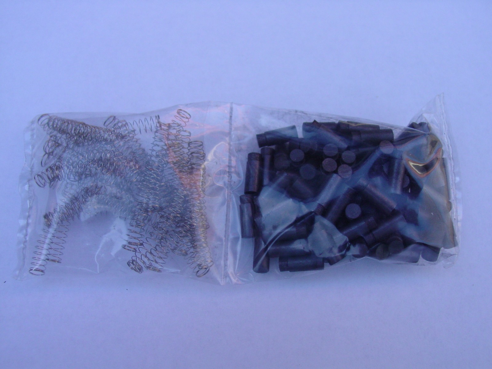 NEW 2 Prs of Lionel I-92 Brushes/OM-22 Springs 1654 1655 1656 1688