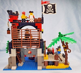 LEGO Vintage Pirates 6279 Skull Island Complete w/ Manual & Minifigures & Box