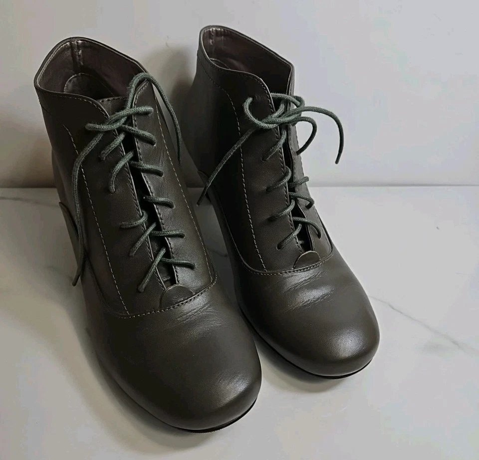 Sapatos Array couro verde oliva escuro 2" salto bomba com cadarço altura do tornozelo 8 - Imagem 2 de 4