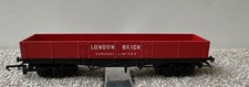 Hornby®™ R219 Red bogie brick wagon - "London Brick Company"