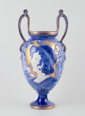 Thomas Forester & Sons, England. Große Jugendstil Vase in Amphorenform.