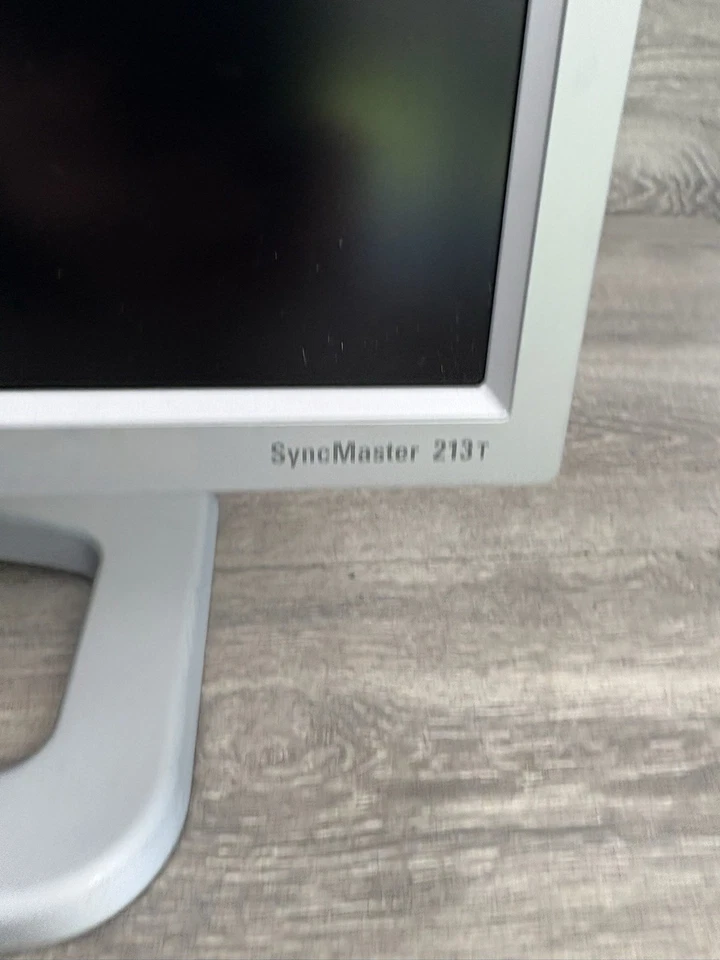 Vintage Samsung SyncMaster 213T LCD Computer Monitor, 4:3 Aspect Ratio - Image 3 of 4