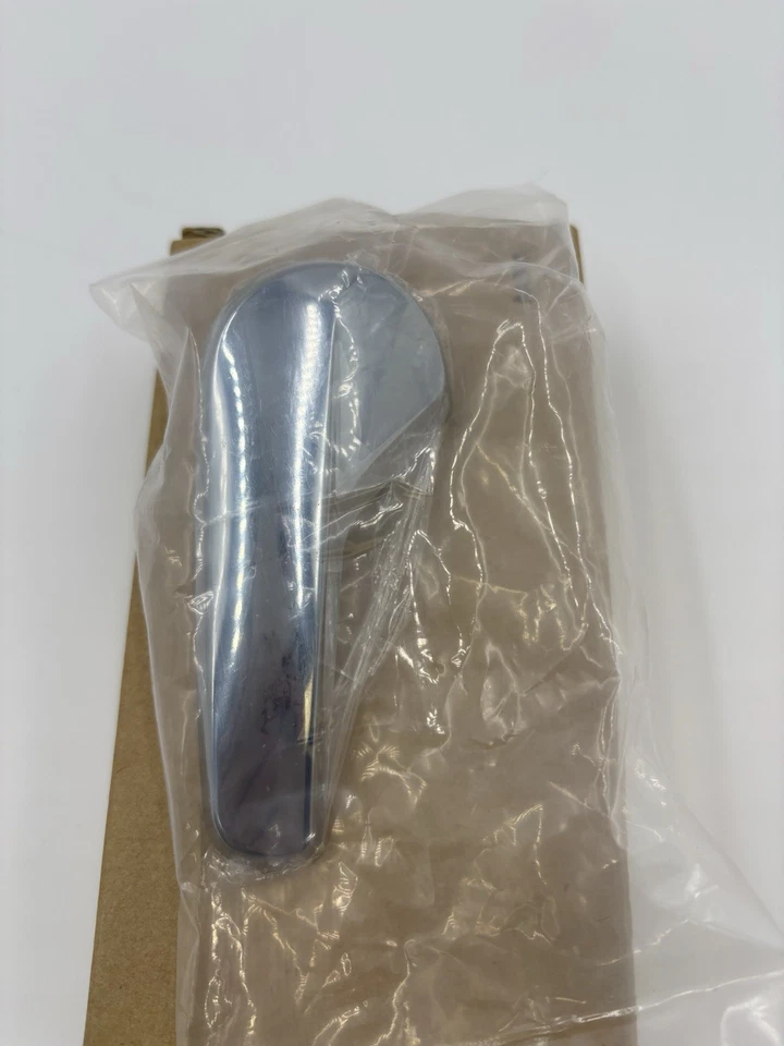 Nueva manija de puerta interior Dorman caja abierta 15768 lado izquierdo se adapta a Volkswagen Foto 3 de 4