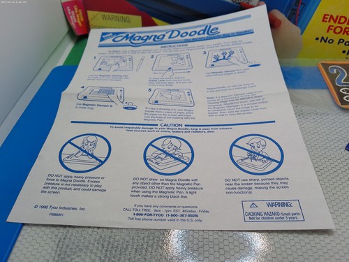 Tyco Magna Doodle 1996 isued draw and erase like magic w box and learning card - Picture 5 of 7