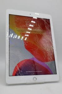 Apple iPad 5.Gen A1822 WiFi WLAN Weiß 32GB Displayschaden M1199