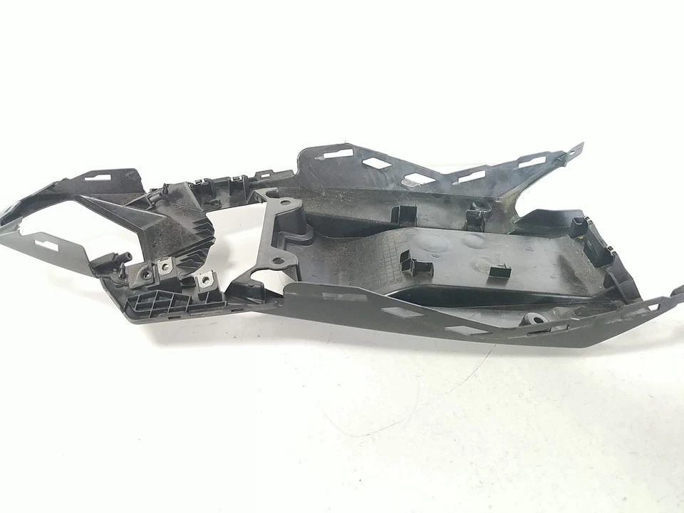 19 Suzuki GSX250R GSX 250 tampa de carenagem traseira preta de plástico 63111-20K00 - Imagem 4 de 4