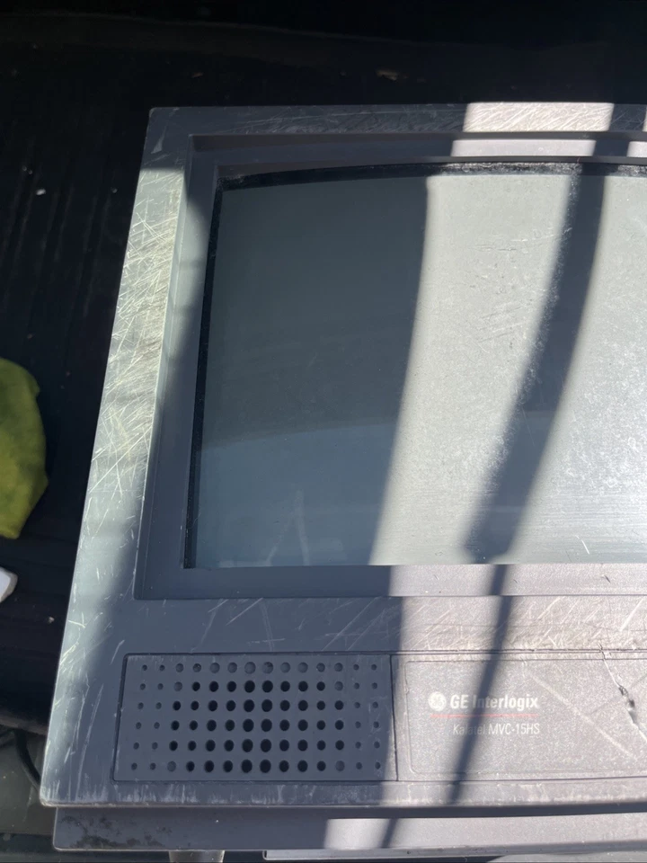 Monitor de video a color Ge Interlogix MVC-15HS 15 pulgadas CRT con conector BNC compuesto Foto 4 de 4