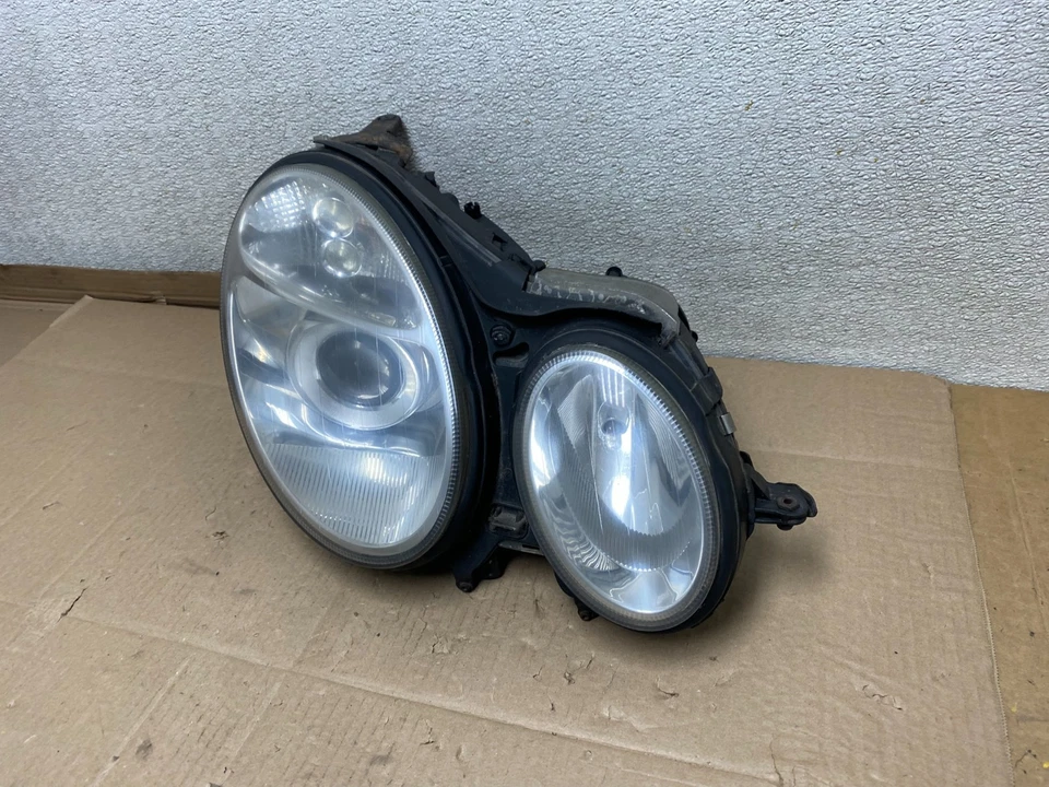 2003-2006 Mercedes E E320 E350 Class Right Passenger Halogen Headlight U6667 DW - Image 2 of 4