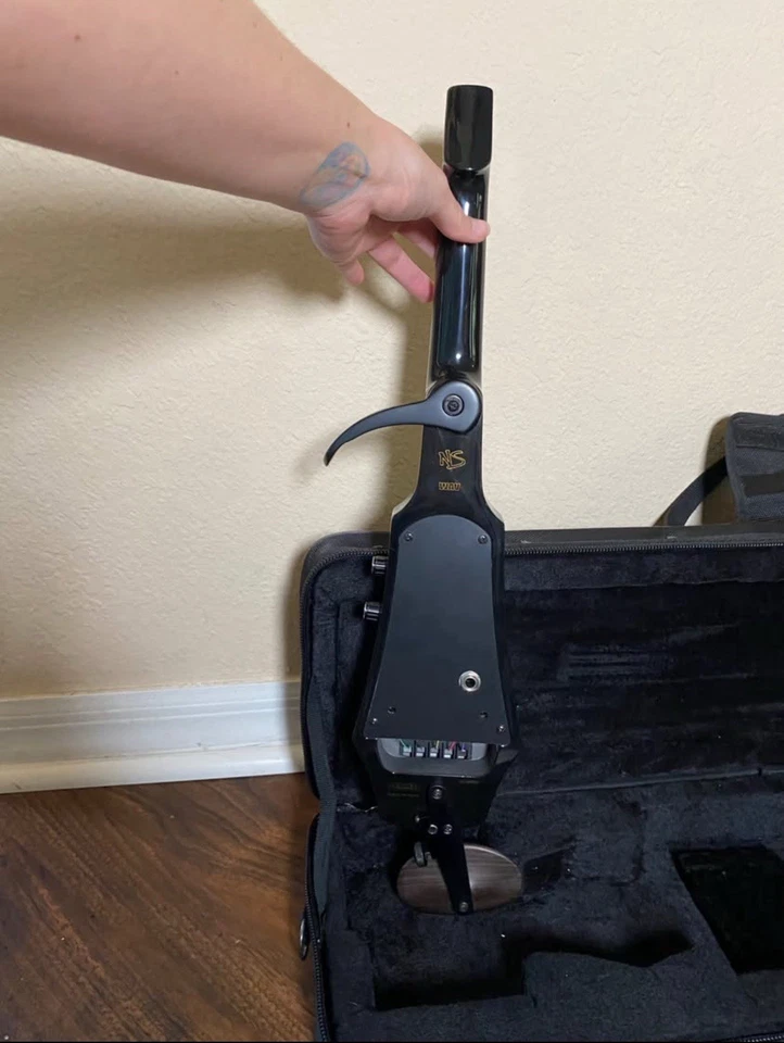 NS Design WAV 5 5-String Electric Violin Black - Image 4 of 4