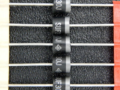 (1 pc) Vishay General Semiconductor SUF30J Ultrafast Rectifier Diode 600V 3A
